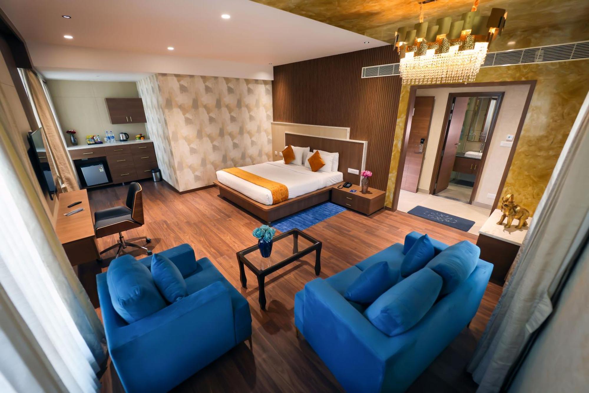 Anukulas Residency - Велор Екстериор снимка
